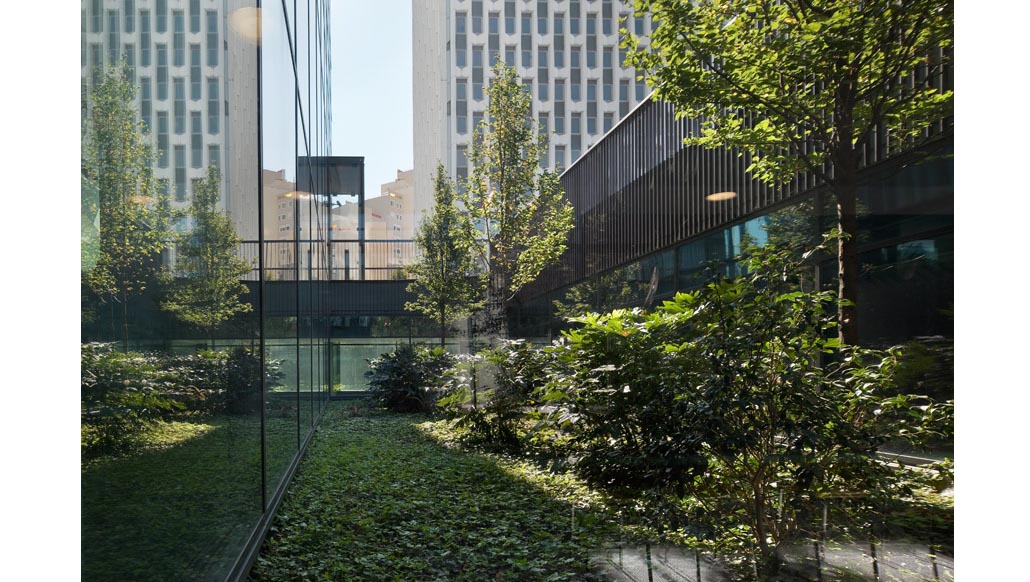 2009-Montreuil-tour Cityscope-patio-1030x582