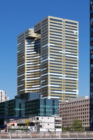 façade tour eqho la Défense-388x582
